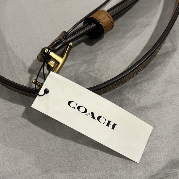 COACH Signature Buckle Belt, 18 Mm - Picture 3 of 4
